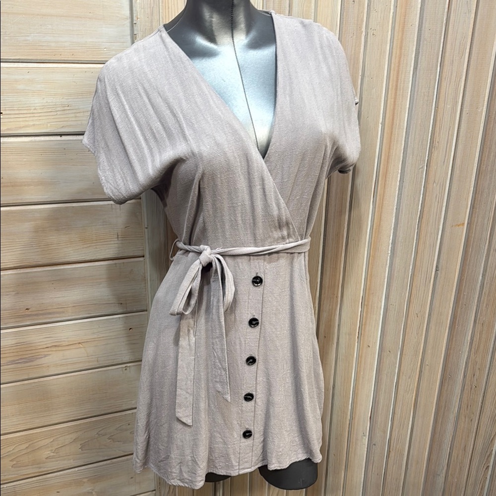 Sadie & Sage Gray Flutter Sleeve Mini Dress
